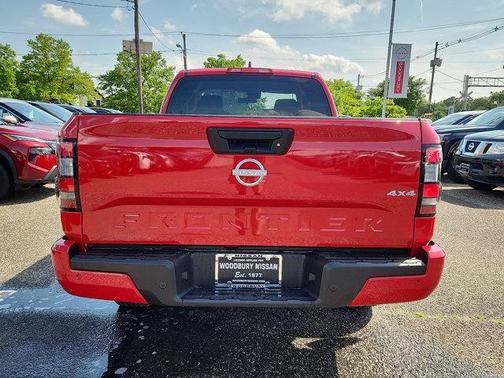 2025 Nissan Frontier SV