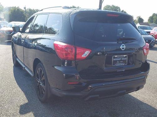 2018 Nissan Pathfinder SL