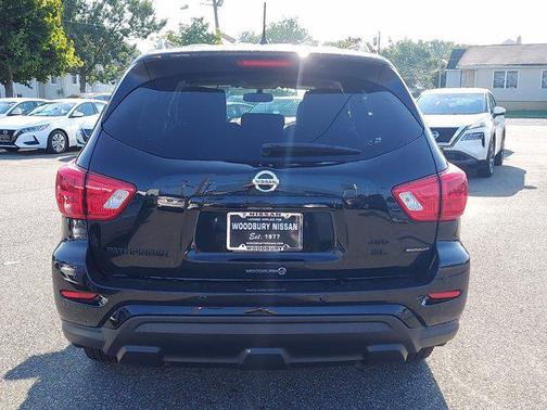 2018 Nissan Pathfinder SL