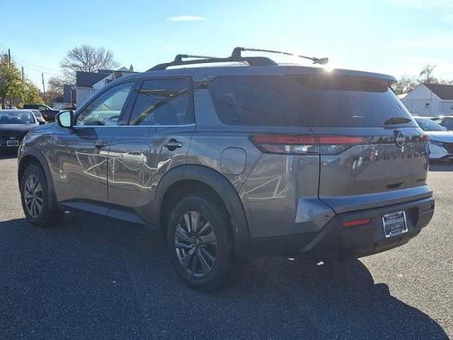 2023 Nissan Pathfinder SV 4WD