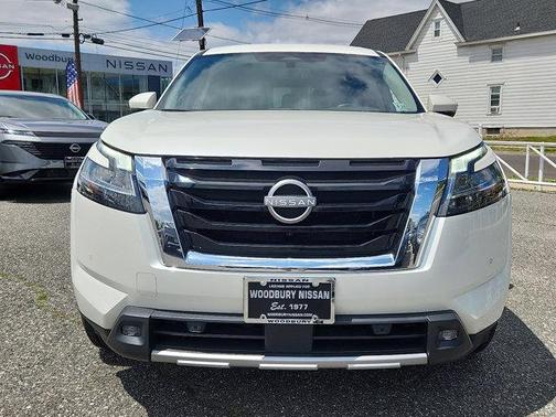 2022 Nissan Pathfinder SL 4WD