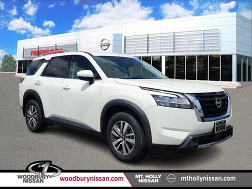 2022 Nissan Pathfinder SL 4WD