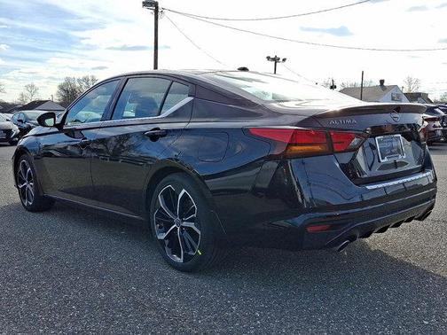 2023 Nissan Altima SR FWD