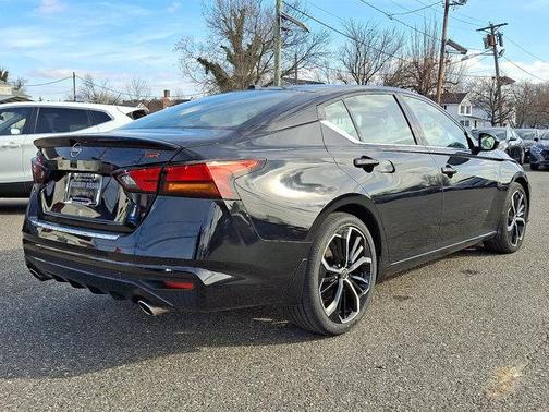2023 Nissan Altima SR FWD