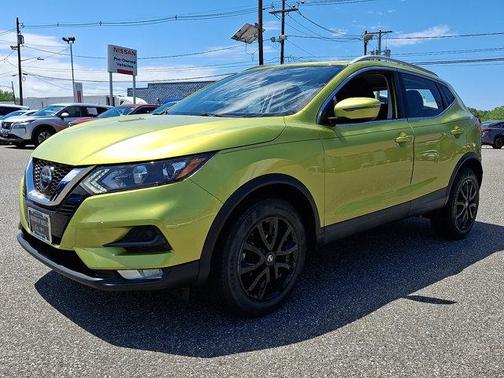 Nitro Lime Metallic 2020 Nissan Rogue Sport SV