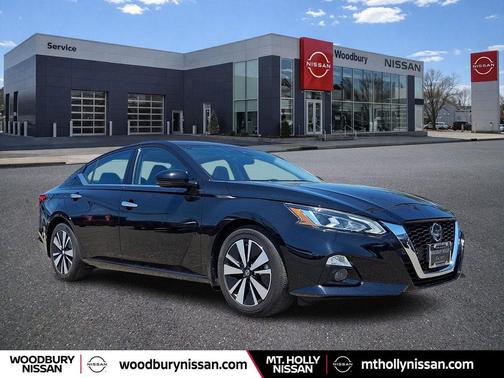Super Black 2022 Nissan Altima 2.5 SL