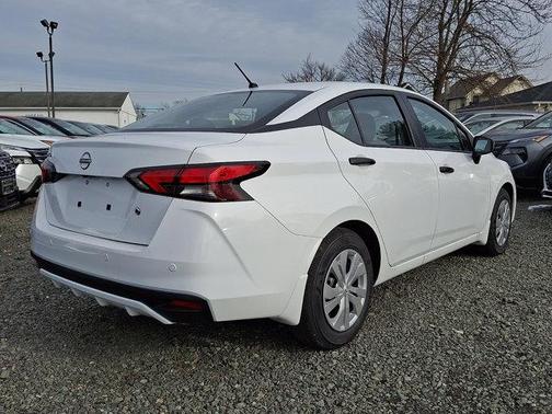 2025 Nissan Versa 1.6 S