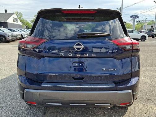 Deep Ocean Blue Pearl/Super Black 2024 Nissan Rogue SL
