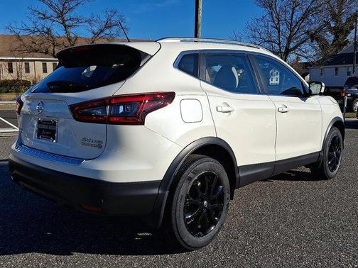 2022 Nissan Rogue Sport SV