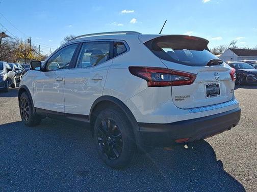 2022 Nissan Rogue Sport SV