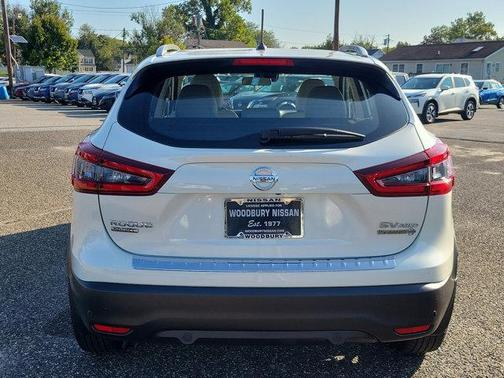 2022 Nissan Rogue Sport SV