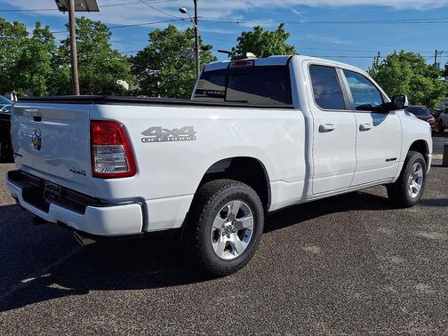 Bright White Clearcoat 2022 RAM 1500 Big Horn/Lone Star