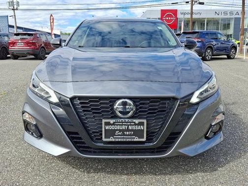 2022 Nissan Altima SR FWD