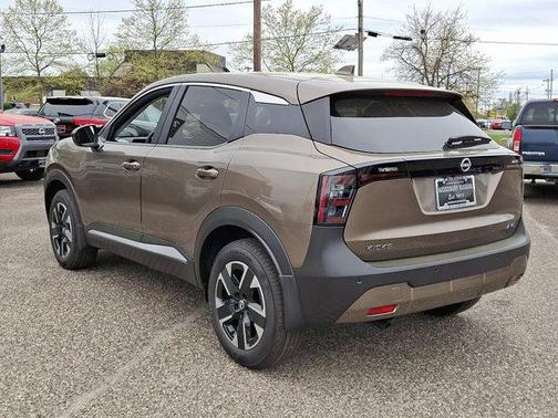 2025 Nissan Kicks SV