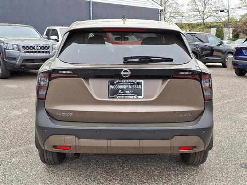 2025 Nissan Kicks SV