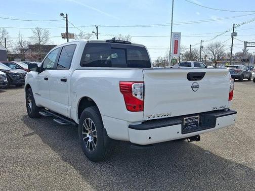 Glacier White 2024 Nissan Titan SV