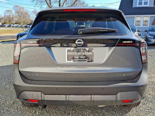 2025 Nissan Kicks SV