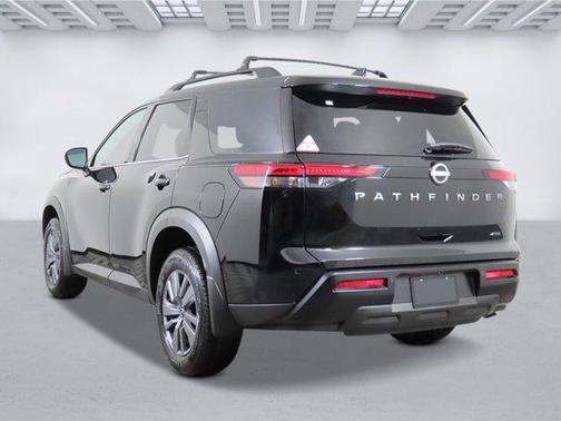 Super Black 2026 Nissan Pathfinder SV