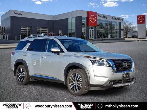 2025 Nissan Pathfinder Platinum 4WD