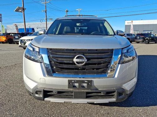 2025 Nissan Pathfinder Platinum 4WD