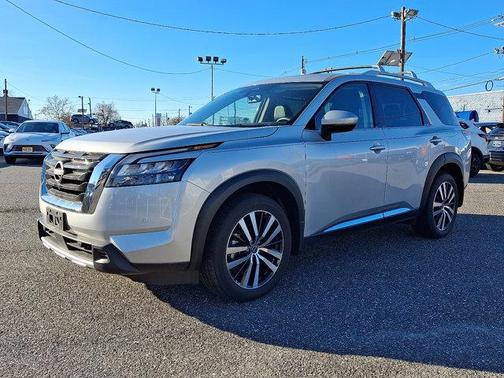 2025 Nissan Pathfinder Platinum 4WD