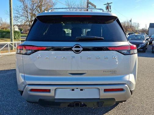 2025 Nissan Pathfinder Platinum 4WD