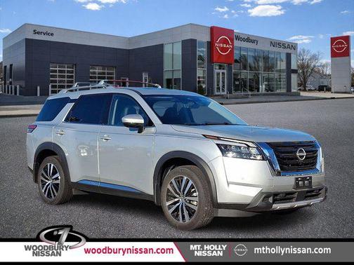 2025 Nissan Pathfinder Platinum 4WD