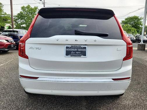 2023 Volvo XC90 Recharge Plug-In Hybrid T8 Ultimate Bright Theme 7-Seater