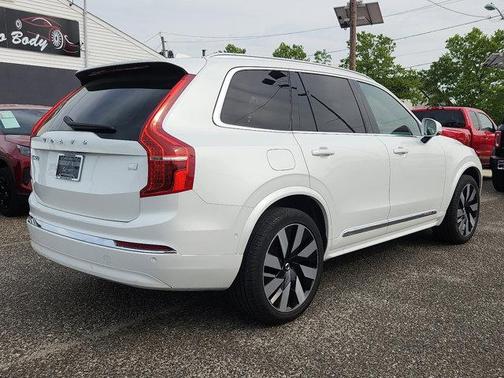 2023 Volvo XC90 Recharge Plug-In Hybrid T8 Ultimate Bright Theme 7-Seater