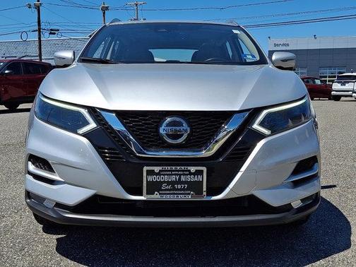 Brilliant Silver Metallic 2020 Nissan Rogue Sport SL