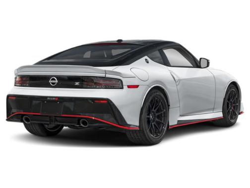 Everest White Pearl Tricoat/Super Black 2024 Nissan Z NISMO Auto