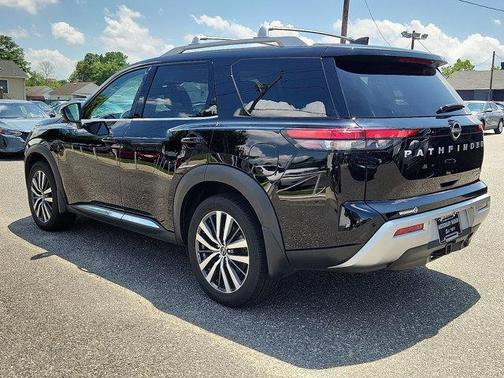 2022 Nissan Pathfinder Platinum 4WD