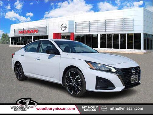 2023 Nissan Altima SR FWD