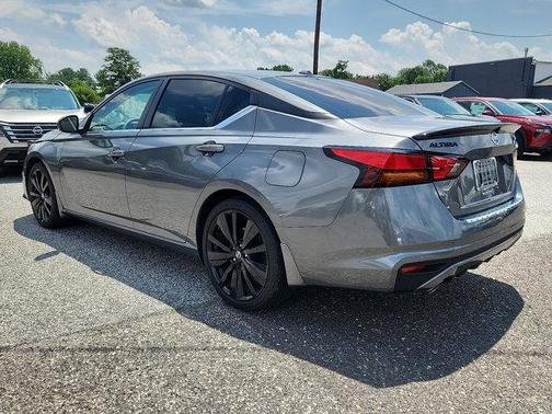 2022 Nissan Altima SR FWD