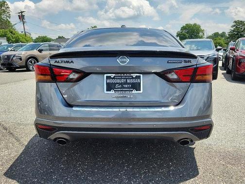 2022 Nissan Altima SR FWD