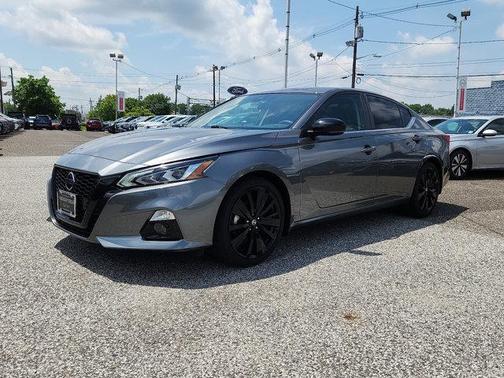2022 Nissan Altima SR FWD