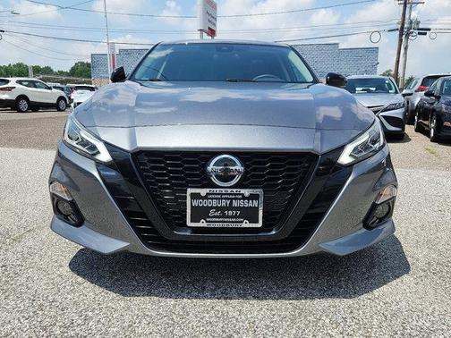 2022 Nissan Altima SR FWD