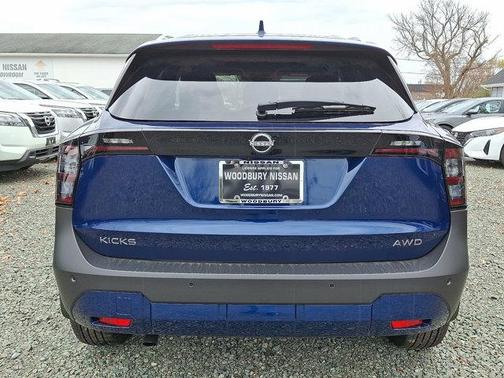 2025 Nissan Kicks SV
