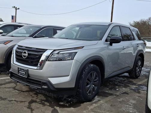 2025 Nissan Pathfinder S 4WD