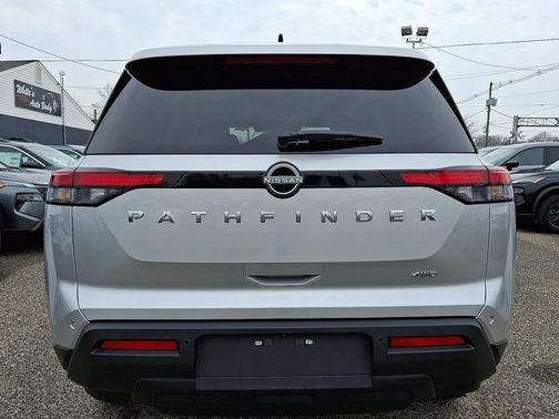 2025 Nissan Pathfinder S 4WD