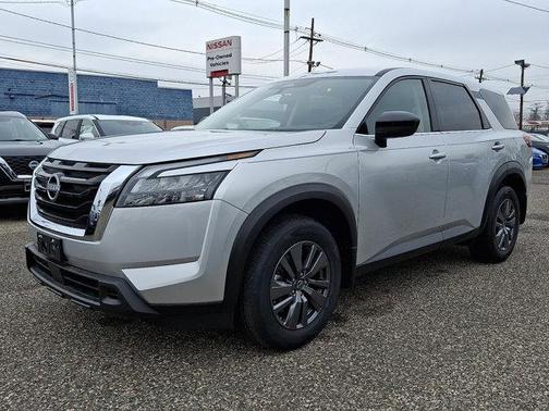 2025 Nissan Pathfinder S 4WD