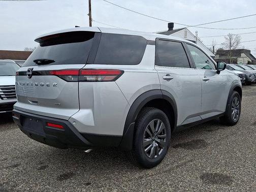 2025 Nissan Pathfinder S 4WD