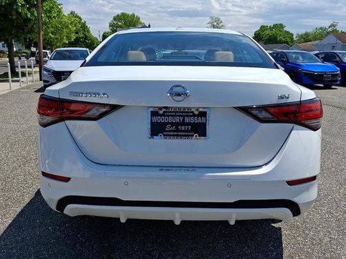 Aspen White Tricoat 2023 Nissan Sentra SV