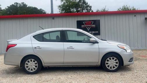 Silver 2017 Nissan Versa 1.6 SV
