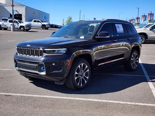 Diamond Black Crystal Pearlcoat 2024 Jeep Grand Cherokee 4xe Overland