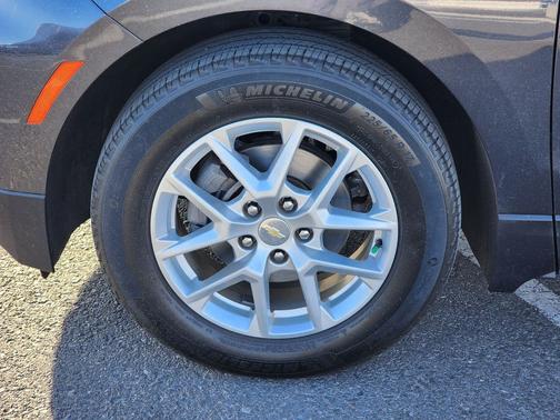 Iron Gray Metallic 2023 Chevrolet Equinox 1LT