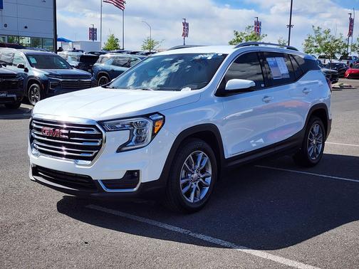 Summit White 2022 GMC Terrain SLT