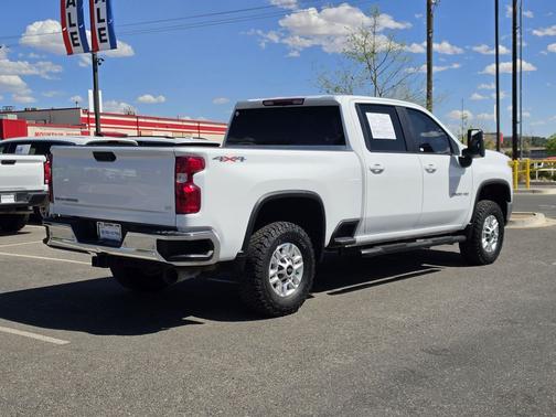 Summit White 2025 Chevrolet Silverado 2500 LT