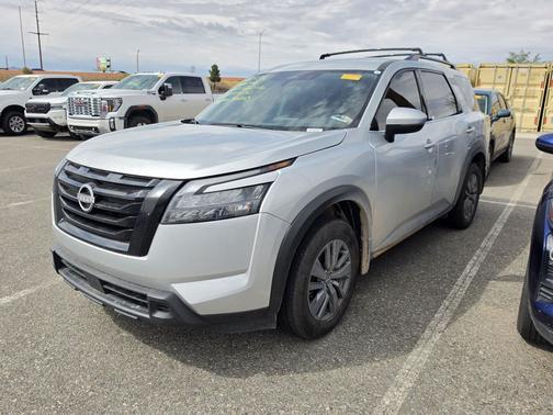 Brilliant Silver Metallic 2024 Nissan Pathfinder SV 4WD