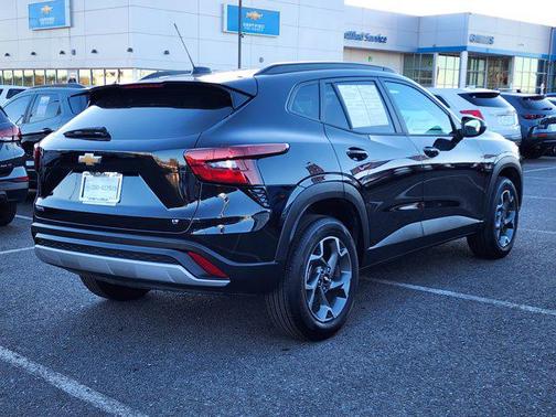 2025 Chevrolet Trax LT